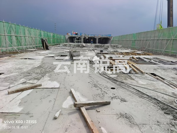 连续梁绳锯切割拆除